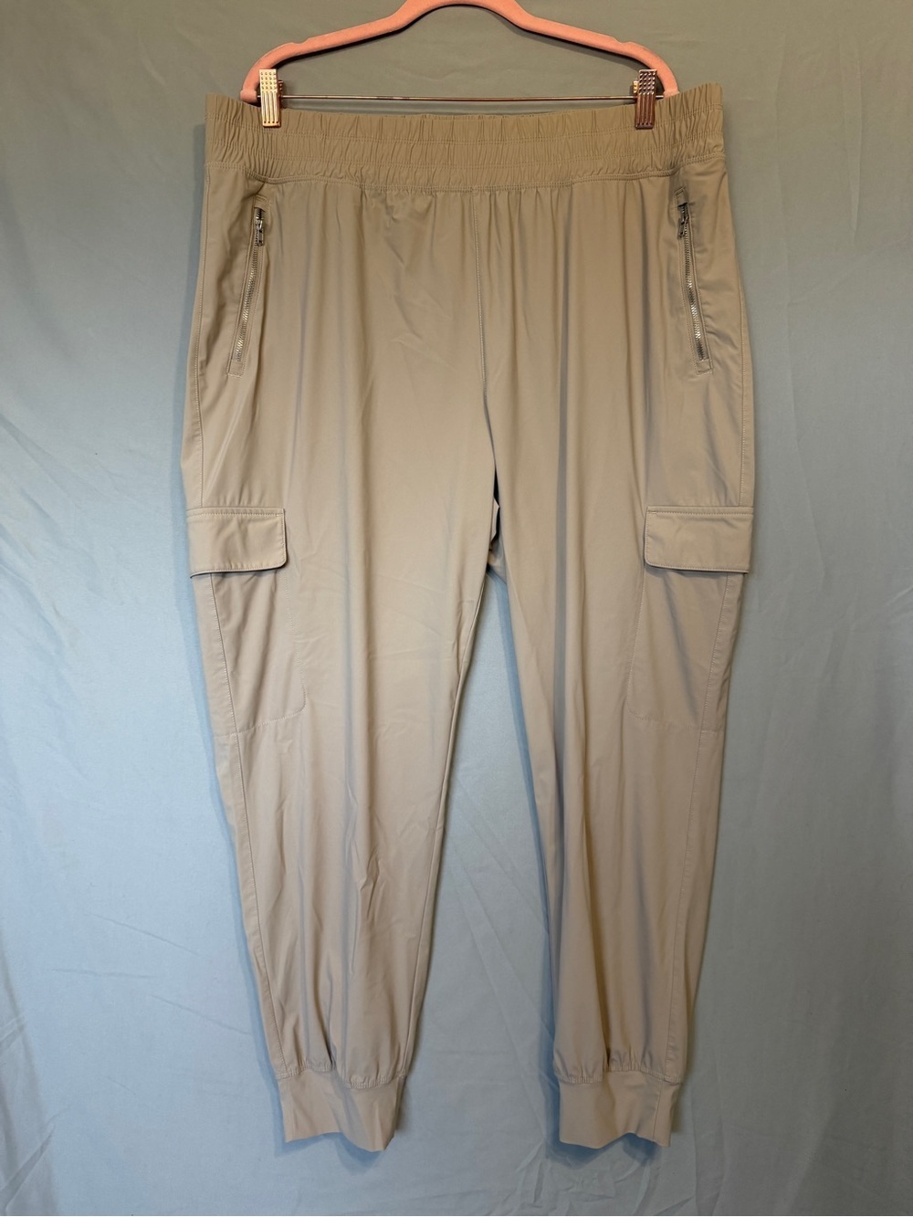 Old Navy Womens High-Waisted SleekTech Cargo Joggers Size XL Beige Sporty Comfy